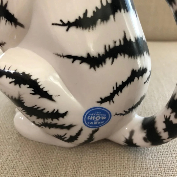 Greatest Show on Earth White Tiger Flip Top Mug - Picture 3 of 8